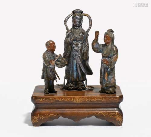 KANNON WITH TWO YOUNG ATTENDANTS.
