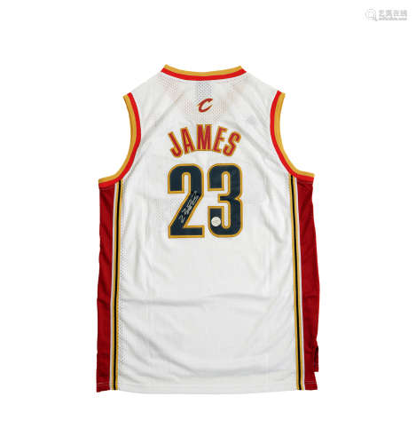 “NBA小皇帝”勒布朗·詹姆斯（LeBron James）亲笔签名骑士队球衣