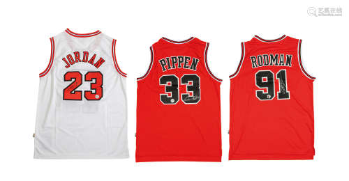 “芝加哥公牛三巨头”迈克尔·乔丹（Michael Jordan）、斯科蒂·皮蓬（Scottie Pippen）、丹尼斯·罗德曼（Dennis Rodman）亲笔签名球衣 （一组共三件）