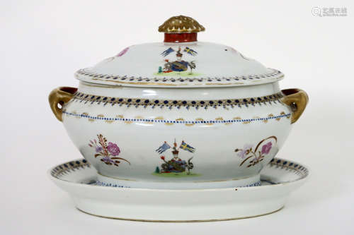 Chinese lidded tureen with is dish in porcelain