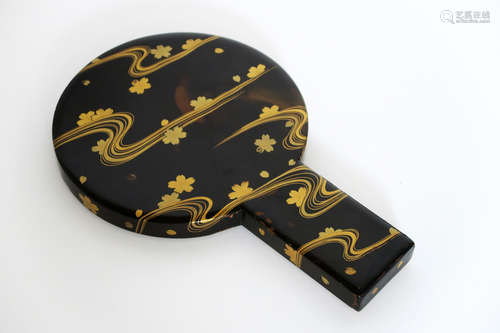 magic mirror in bronze with its case in lacquerware