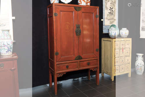 19th Cent. Chinese Qing period bridal cabinet in red lacquered wood (of cypres)