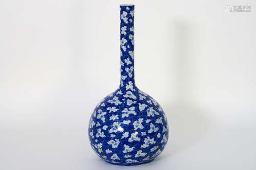 antique Chinese vase in porcelain