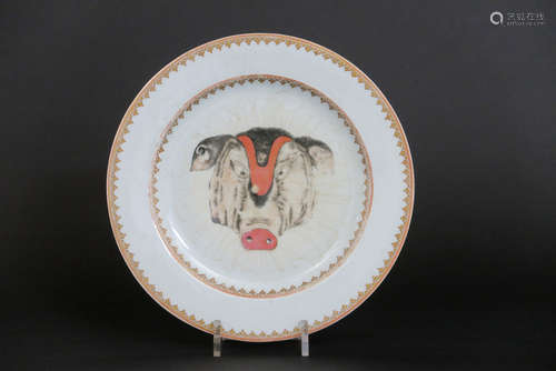 18th Cent. Chien Lung plate in porcelain with a rare and quite strange decor with a pig’s head