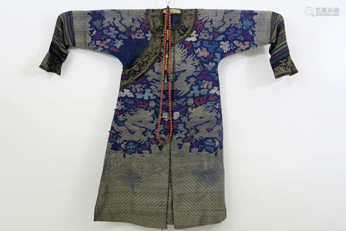 Chinese Qing-period emperor’s dragon robe/coat for the summer with a long typical necklace with beads