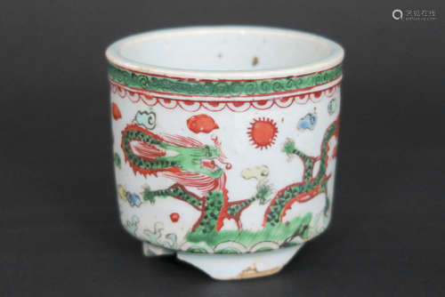 small Chinese jardinier in Famille Verte porcelain with dragon and phoenix