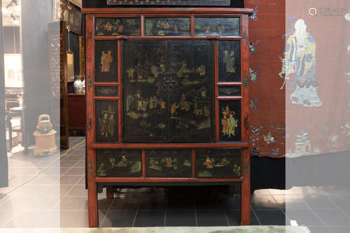 19th Cent. Chinese Qing period cupboard in lacquered wood with polychromed panels