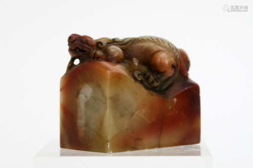 Chinese stamp in agate with a carving of a mythical animal