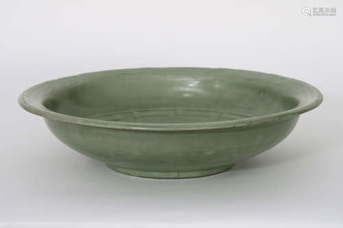 13th/14th Cent. Chinese Ming-period round basin in celadon porcelain with peach on a tree