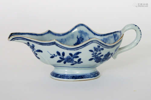 18th Cent. Chinese sauce boat in porcelain