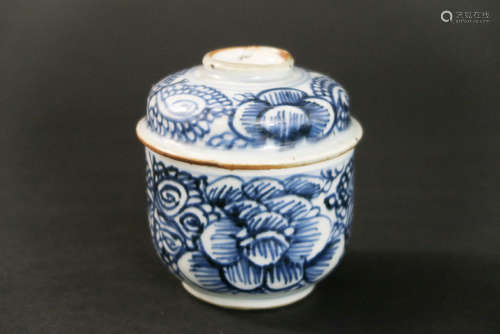 small antique Chinese lidded pot in porcelain