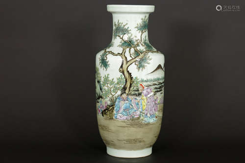 Chinese vase in marked porcelain