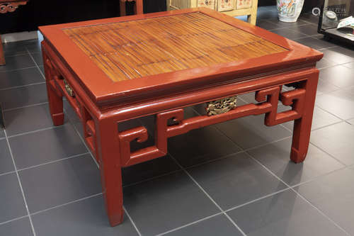 square Chinese table in red lacquered wood and bamboo