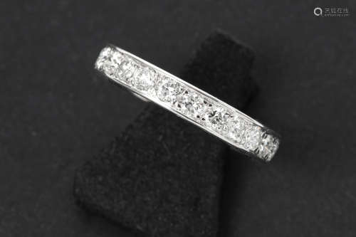 ring in platinum with ca 1,90 carat of high quality brilliant cut diamonds