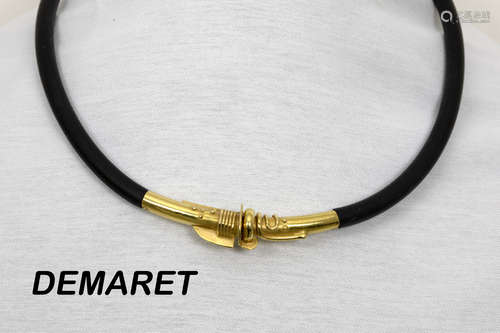 ’Demaret’ necklace in rubber and with a clasp in yellow gold (18 carat) – marked