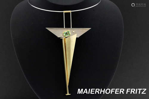 unique 20th Cent. piece of art jewellery : a necklace with a pendant in yellow and white gold (18 carat) with two high quality brilliant cut diamonds and an olive green tourmaline – marked and  signed Fritz Maierhofer – with certificate