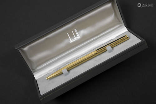 ”Dunhill” ballpoint pen in vermeil and lacquerware – with is case and box – marked