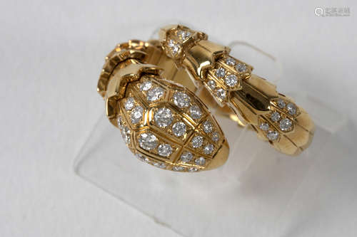 ring with a snake design in pink gold (18 carat) with at least 0,80 carat of very high quality brilliant cut diamonds