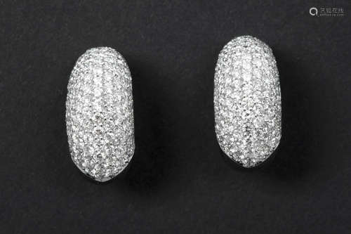 pair of earrings in white gold (18 carat) with ca 4,20 carat of high quality brilliant cut diamonds