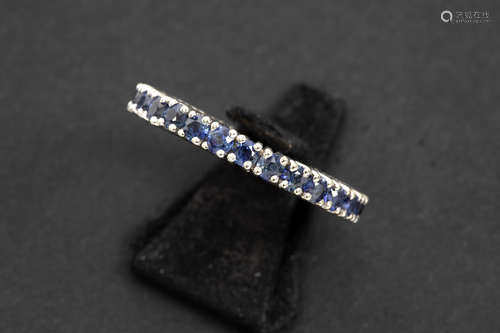 ring in white gold (14 carat) with sapphires