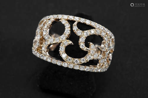 ring in pink gold (18 carat) with ca 0,55 carat of high quality brilliant cut diamonds