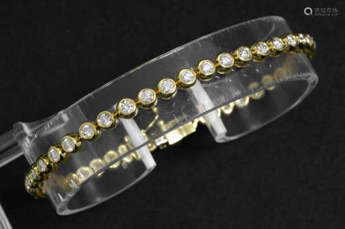 bracelet in yellow gold (18 carat) with more then 3 carat of very high quality brilliant cut diamonds
