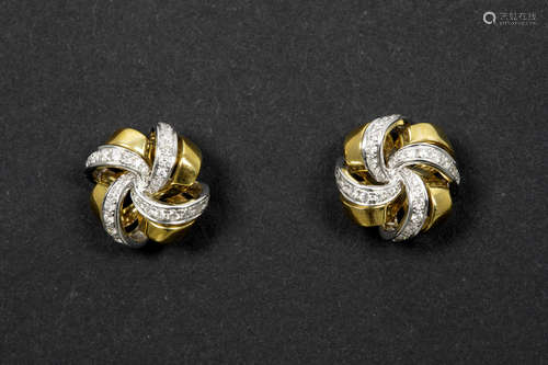 pair of earrings in yellow and white gold (18 carat) with ca 0,50 carat of high quality brilliant cut diamonds