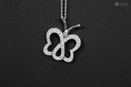 butterflyshaped pendant in white gold (18 carat) with more then 0,40 carat of very high quality brilliant cut diamonds – with a chain in white gold (18 carat)