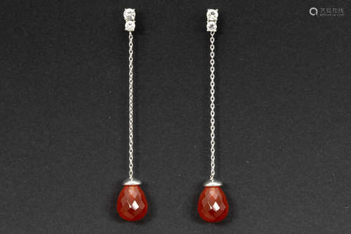 pair of earrings in white gold (18 carat) with carneolian and ca 0,30 carat of high quality brilliant cut diamonds