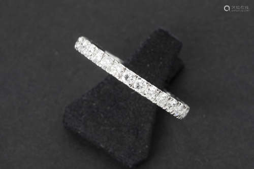 ring in white gold (18 carat) with at least 1,15 carat of very high quality brilliant cut diamonds