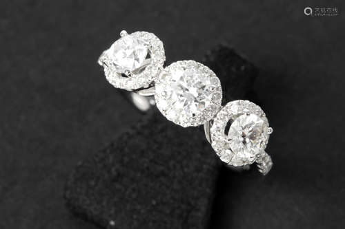 ring in white gold (18 carat) with ca 1,50 carat of quality brilliant cut diamonds