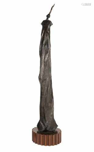 Marie Wermuth (1958-) Bronzen sculptuur 'Witness 1', gemonogrammeerd M.W. Nummer 1/8, gedateerd