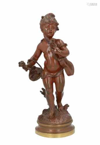 Hippolyte François Moreau (1832-1927) Een bronzen sculptuur van een musicerend meisje. Gesigneerd.
