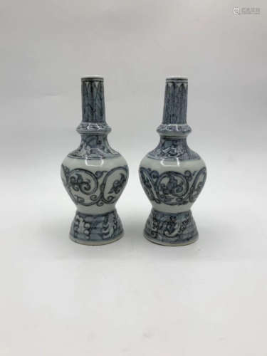 13 CENTURY, A PAIR OF FLORAL PATTERN BLUE&WHITE RING BOTTLE, YUAN DYNASTY