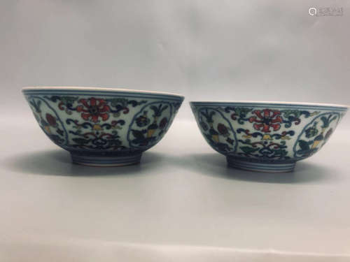 17TH-19TH CENTURY, A PAIR OF FLORAL PATTERN BOWLS, QING DYNASTY