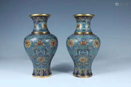 17TH-19TH CENTURY, A PAIR OF FLORAL PATTERN CLOISONNE VASES, QING DYNASTY
