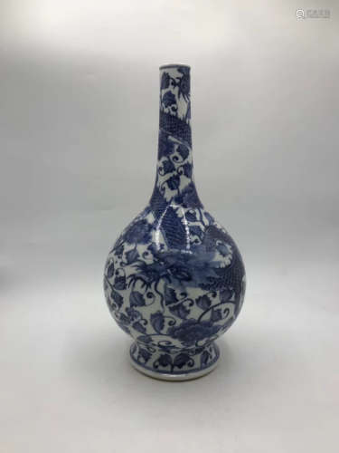 17TH-19TH CENTURY, A DRAGON PATTERN BLUE&WHITE GALL-SHAPED VASE, QING DYNASTY