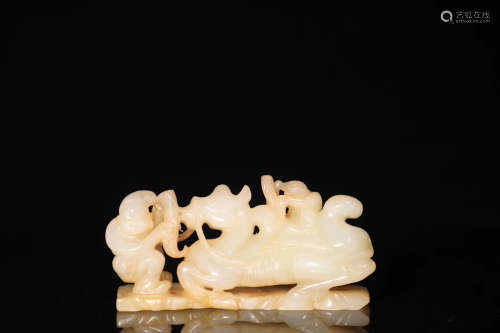 17TH-19TH CENTURY, A HU PEOPLE LEADING HORSE DESIGN HETIAN JADE ORNAMENT, QING DYNASTY