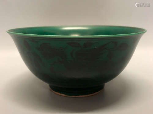 14-16TH CENTURY, A FLORAL PATTERN PEACOCK GREEN BOWL, MING DYNASTY