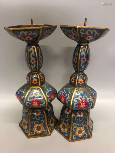 17TH-19TH CENTURY, A PAIR OF FLORAL PATTERN CLOISONNE CANDLESTICKS, QING DYNASTY