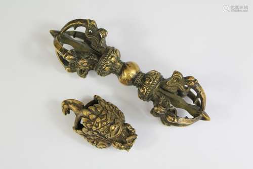 A Tibetan Bronze Vajra