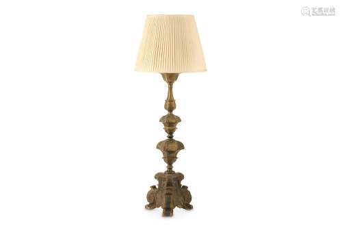 AN 18TH CENTURY ITALIAN PAINTED WOOD TORCHERE STAND ADAPTED AS A LAMP BASE of Baroque style, the