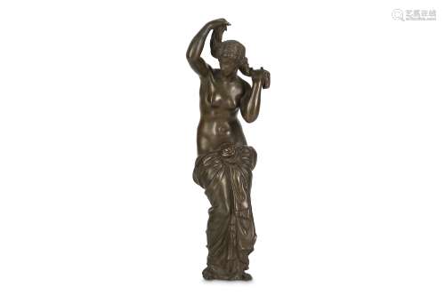 A 19TH CENTURY FRENCH / ITALIAN BRONZE FIGURE OF VENUS ARRANGING HER HAIR AFTER THE CIECHANOWIECKI