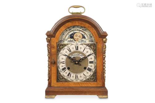 A SMALL GEORGE III STYLE WALNUT AND BRASS MOUNTED BRACKET / TABLE CLOCK WITH MOONPHASE the case of