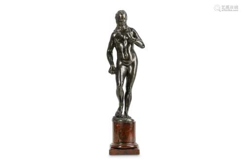 A BRONZE FIGURE OF EVE, POSSIBLY 16TH CENTURY GERMAN, CIRCLE OF LOY HERING (1485-1554) the