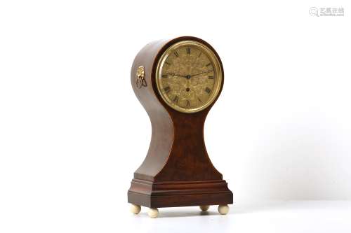 A FINE MID 19TH CENTURY ENGLISH MAHOGANY AND BRASS MOUNTED BALLOON SHAPED TABLE CLOCK BY RICHARD