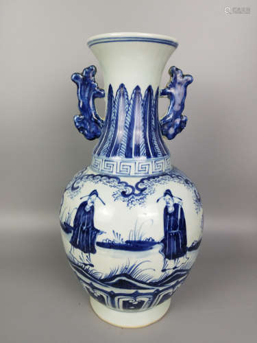 A BLUE AND WHITE FIGURE PATTERN VASE