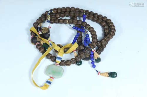 A CHENXIANG WOOD BEADS STRING NECKLACE