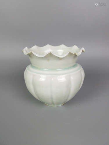 A HUTIAN YAO FLORAL RIM BOWL