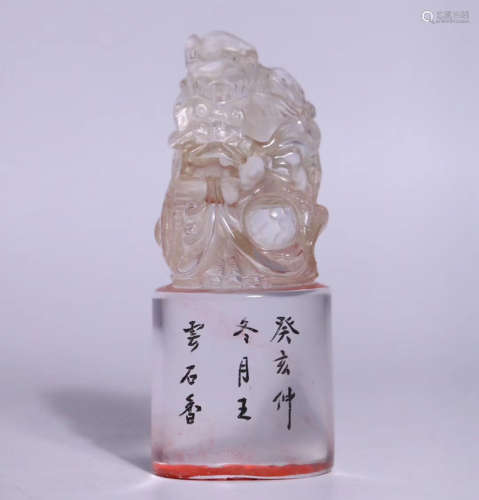 A CRYSTAL CARVED BEAST SHAPE SEAL